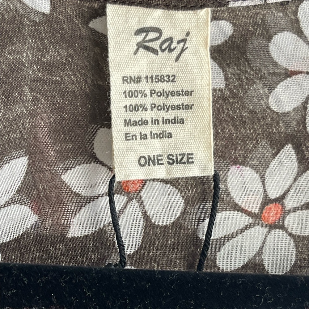 Raj NWT Trading & Imports Mireille Breeze Floral Black and White Printed Kimono - Picture 2 of 6